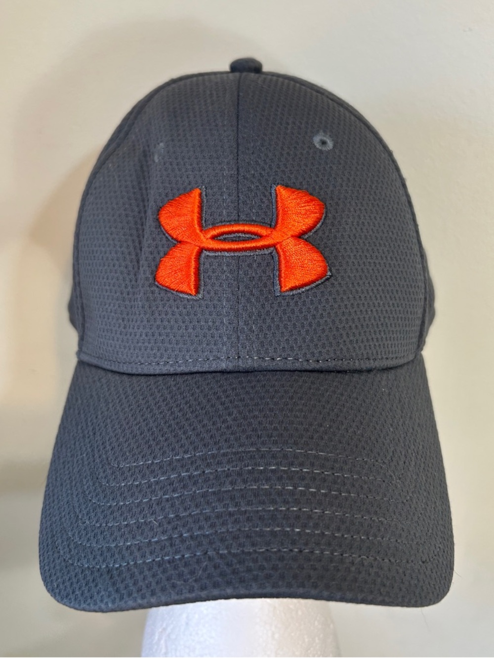 Under Armour Dark Gray Orange Logo Stretch Mesh Classic Fit Baseball Hat L/XL